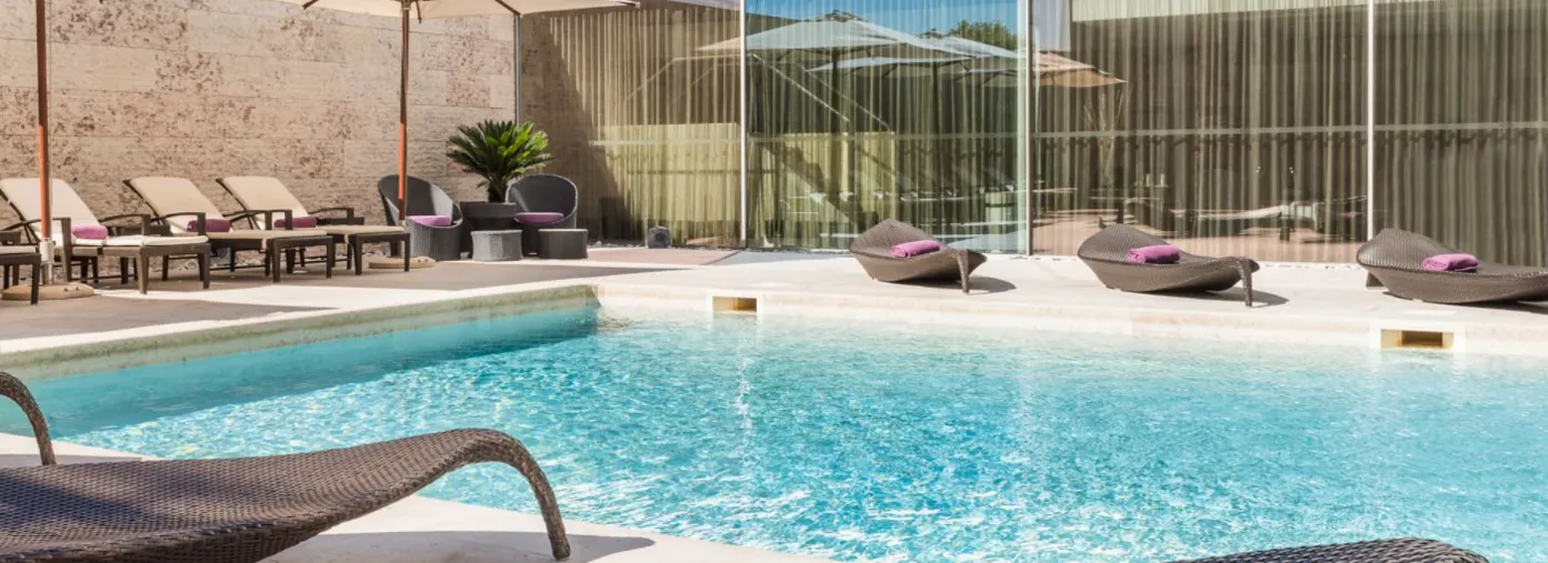 Sheraton Lisboa outdoor heated pool and Spirito Spa facilities